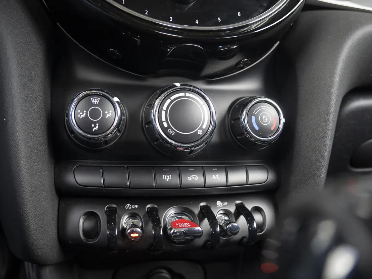 One Airco + Navigatie + Cruise Control