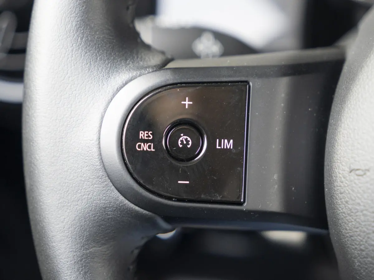 One Airco + Navigatie + Cruise Control