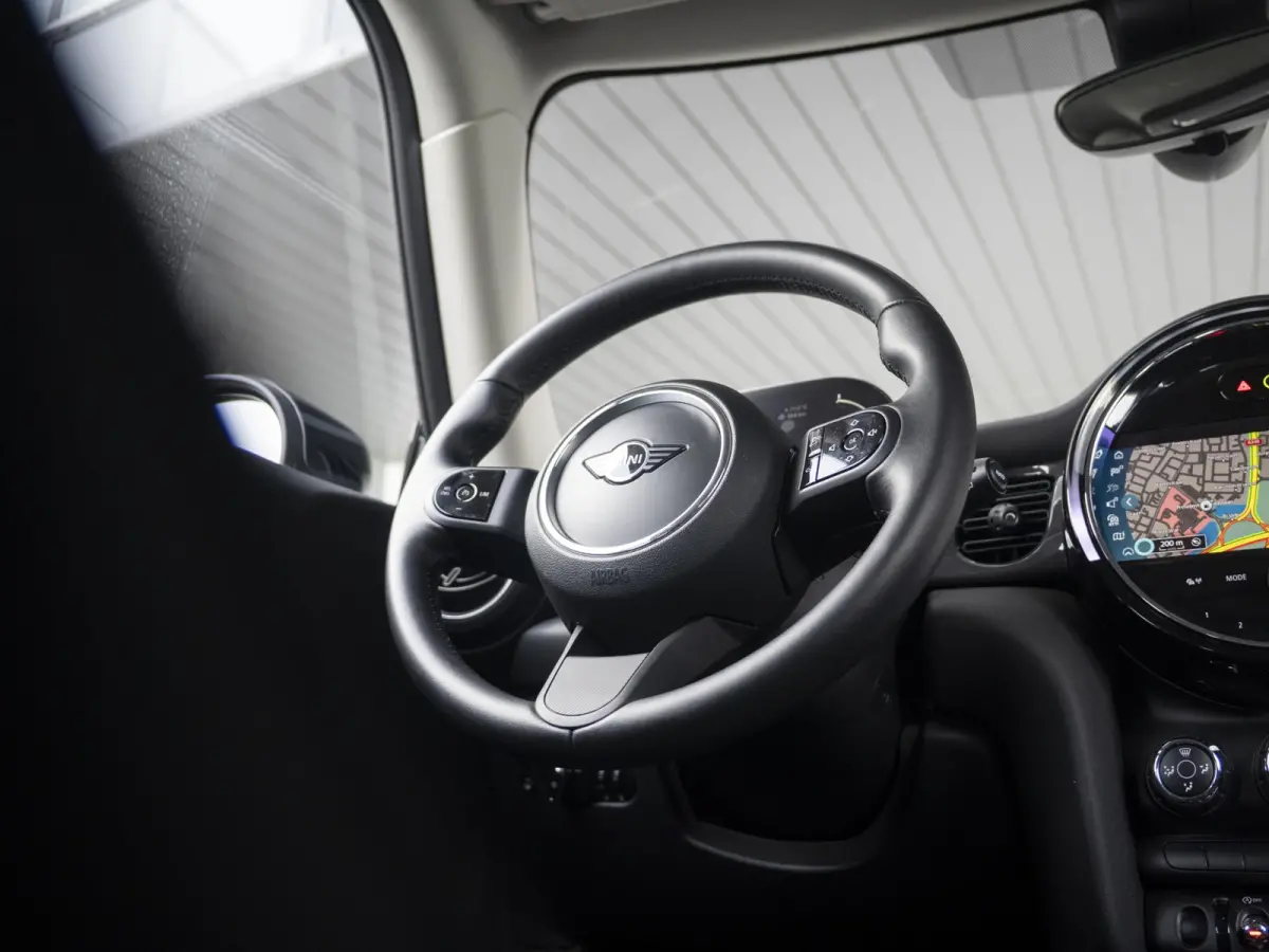 One Airco + Navigatie + Cruise Control