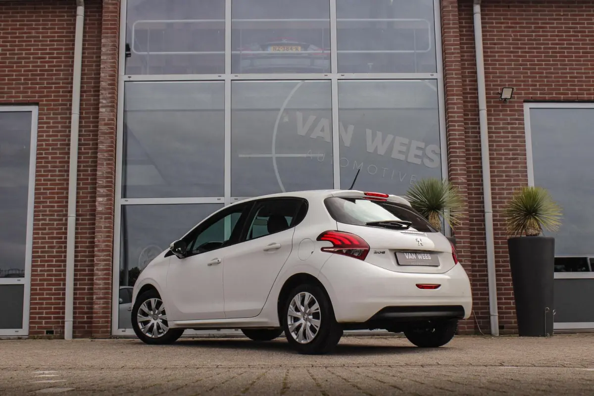 1.2 PureTech Active | Cruise control | Bluetooth | Navigatie | Airco | Start/stop | Boordcomputer | Origineel