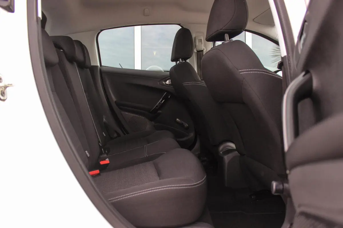 1.2 PureTech Active | Cruise control | Bluetooth | Navigatie | Airco | Start/stop | Boordcomputer | Origineel