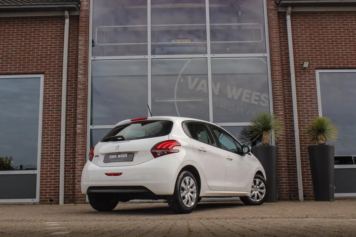 1.2 PureTech Active | Cruise control | Bluetooth | Navigatie | Airco | Start/stop | Boordcomputer | Origineel