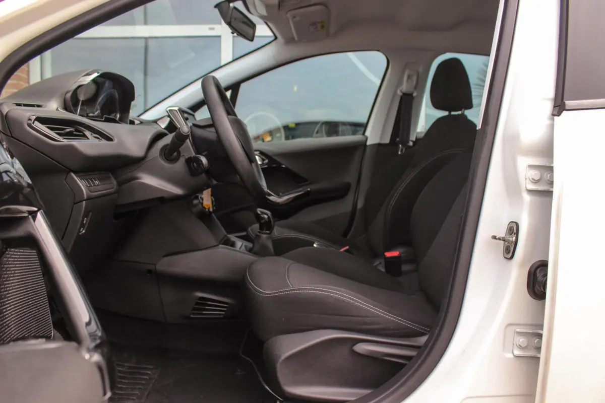 1.2 PureTech Active | Cruise control | Bluetooth | Navigatie | Airco | Start/stop | Boordcomputer | Origineel