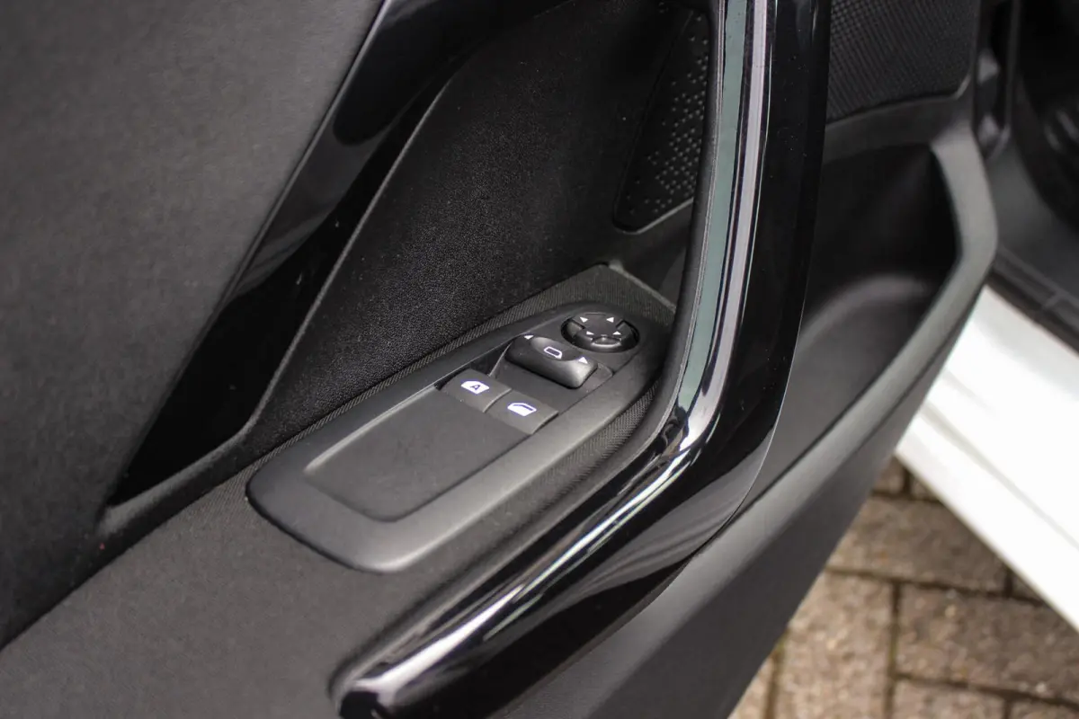 1.2 PureTech Active | Cruise control | Bluetooth | Navigatie | Airco | Start/stop | Boordcomputer | Origineel
