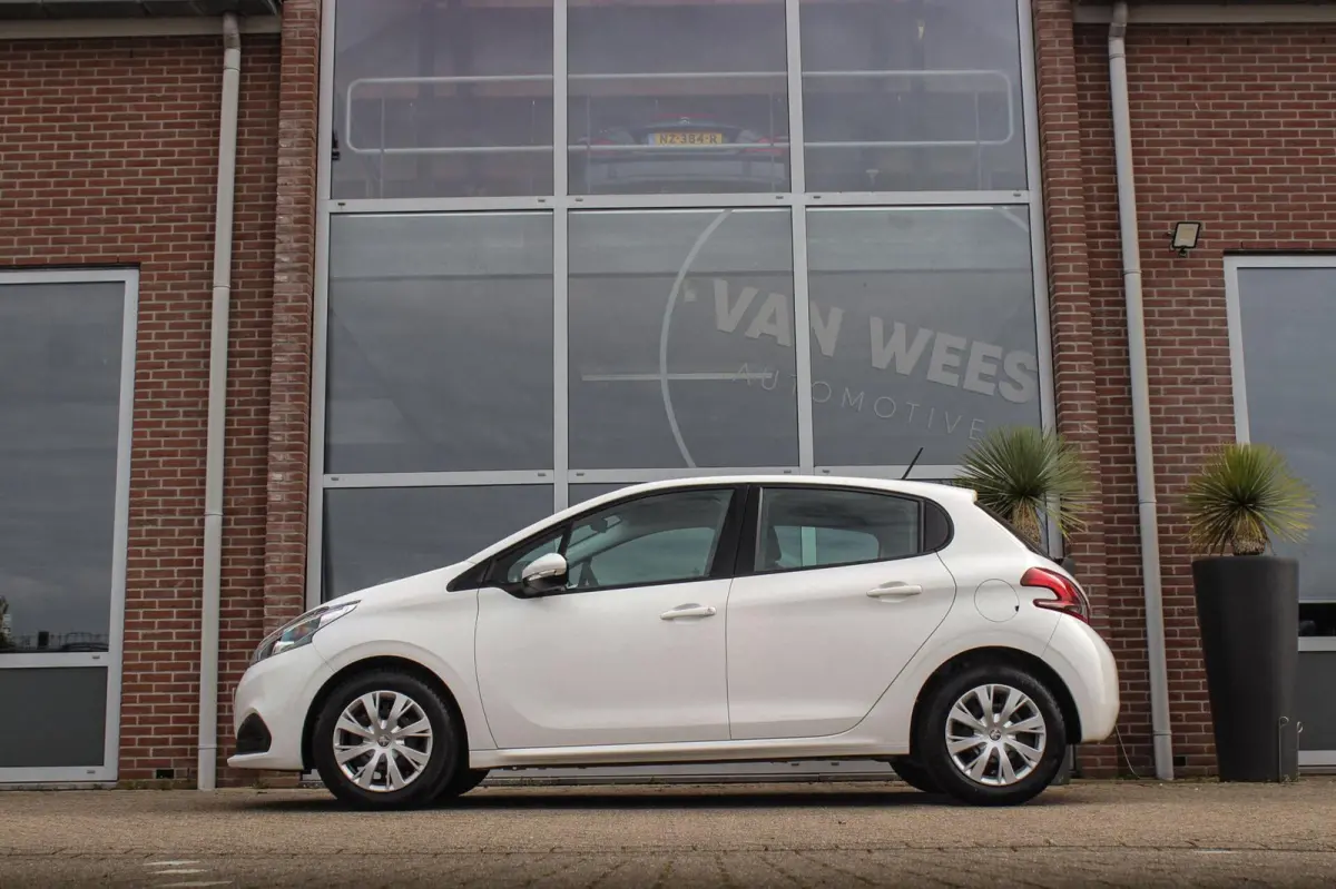 1.2 PureTech Active | Cruise control | Bluetooth | Navigatie | Airco | Start/stop | Boordcomputer | Origineel