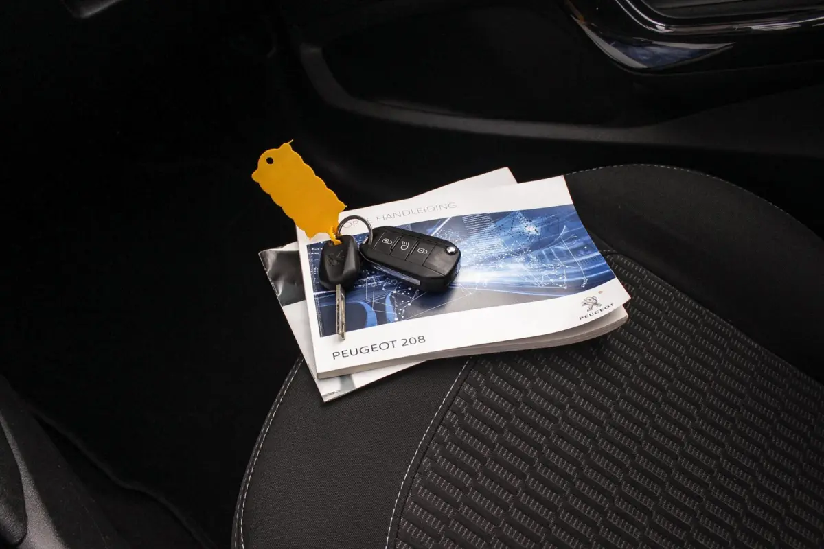 1.2 PureTech Active | Cruise control | Bluetooth | Navigatie | Airco | Start/stop | Boordcomputer | Origineel
