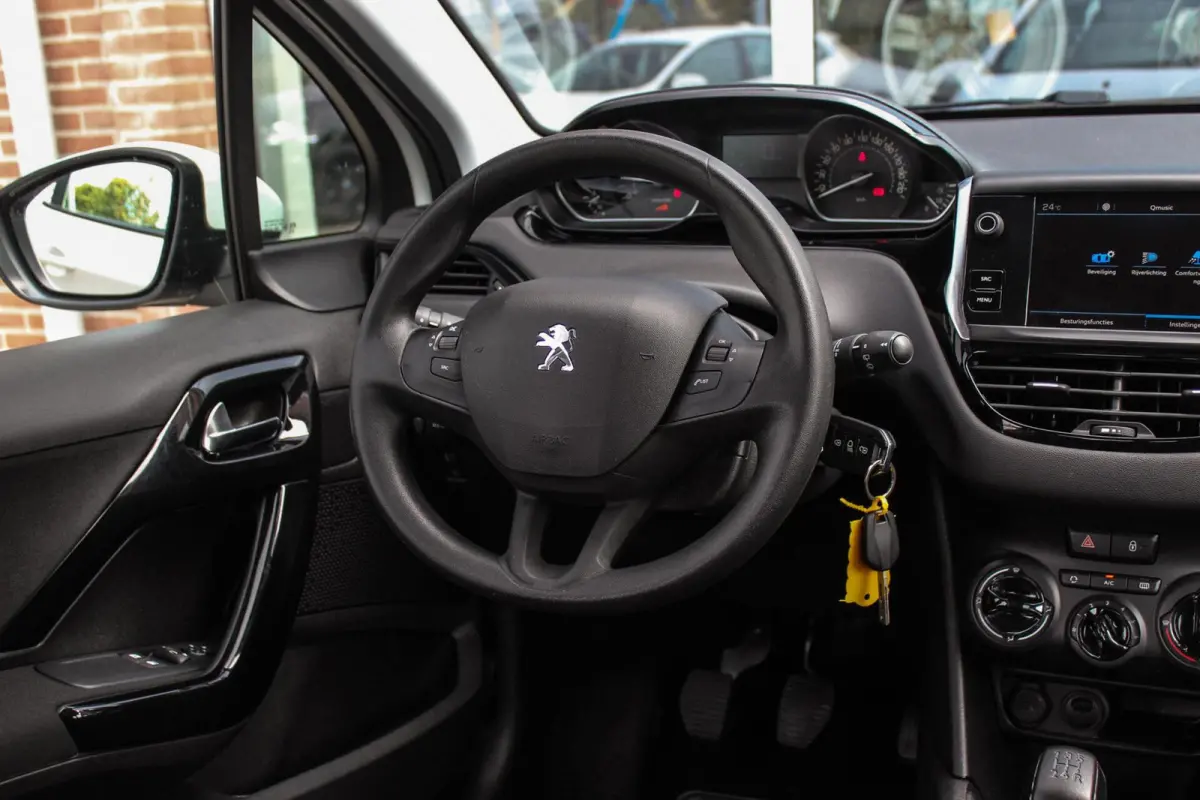 1.2 PureTech Active | Cruise control | Bluetooth | Navigatie | Airco | Start/stop | Boordcomputer | Origineel