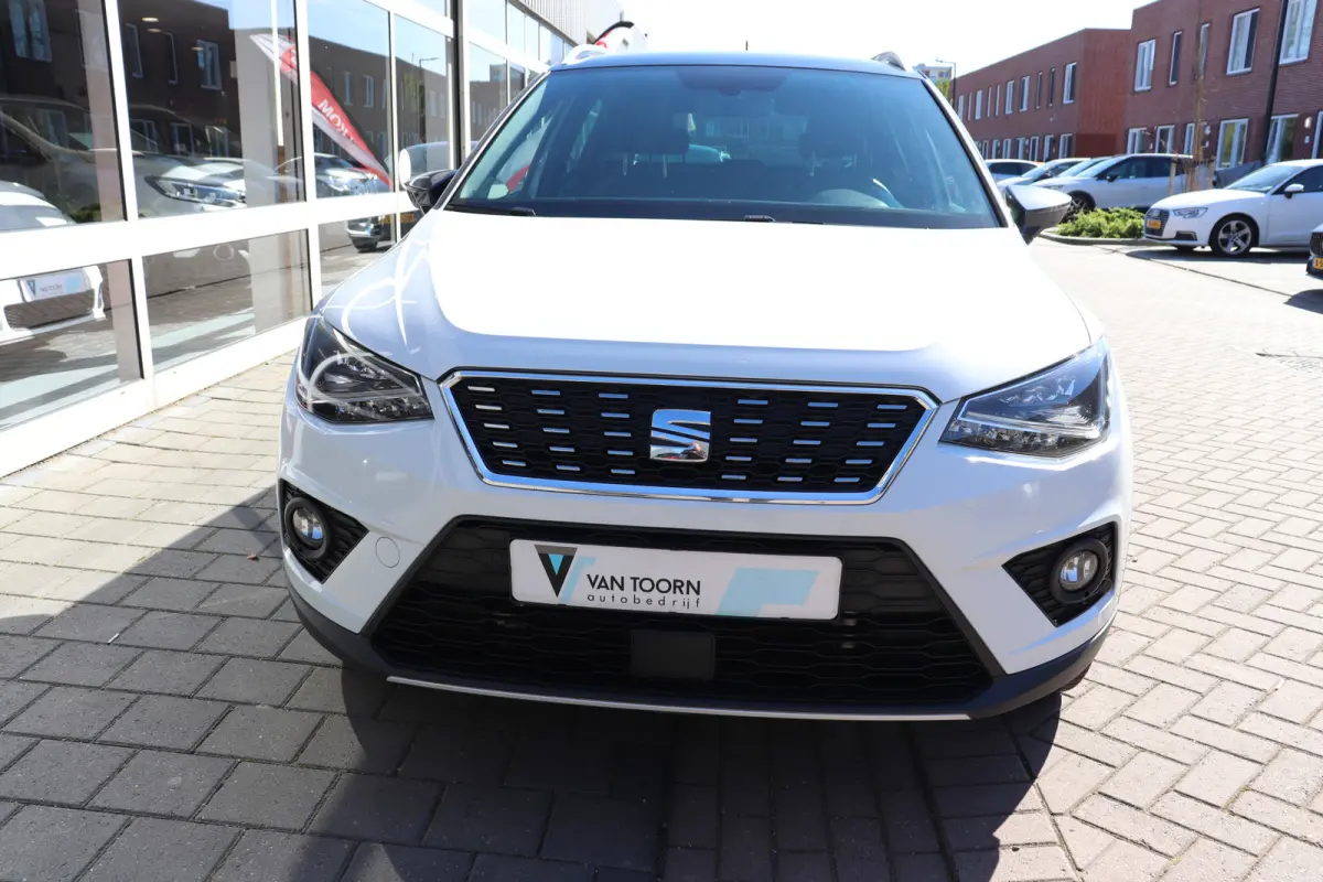 1.0 TSI Xcellence Business Intense Automaat. Navigatie, trekhaak.