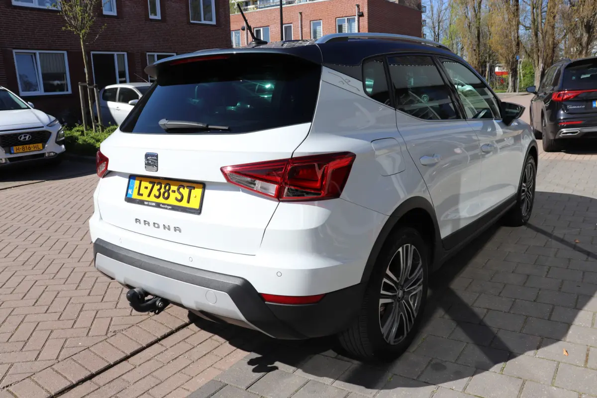 1.0 TSI Xcellence Business Intense Automaat. Navigatie, trekhaak.