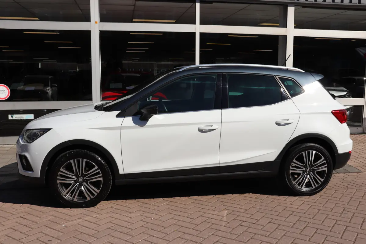 1.0 TSI Xcellence Business Intense Automaat. Navigatie, trekhaak.