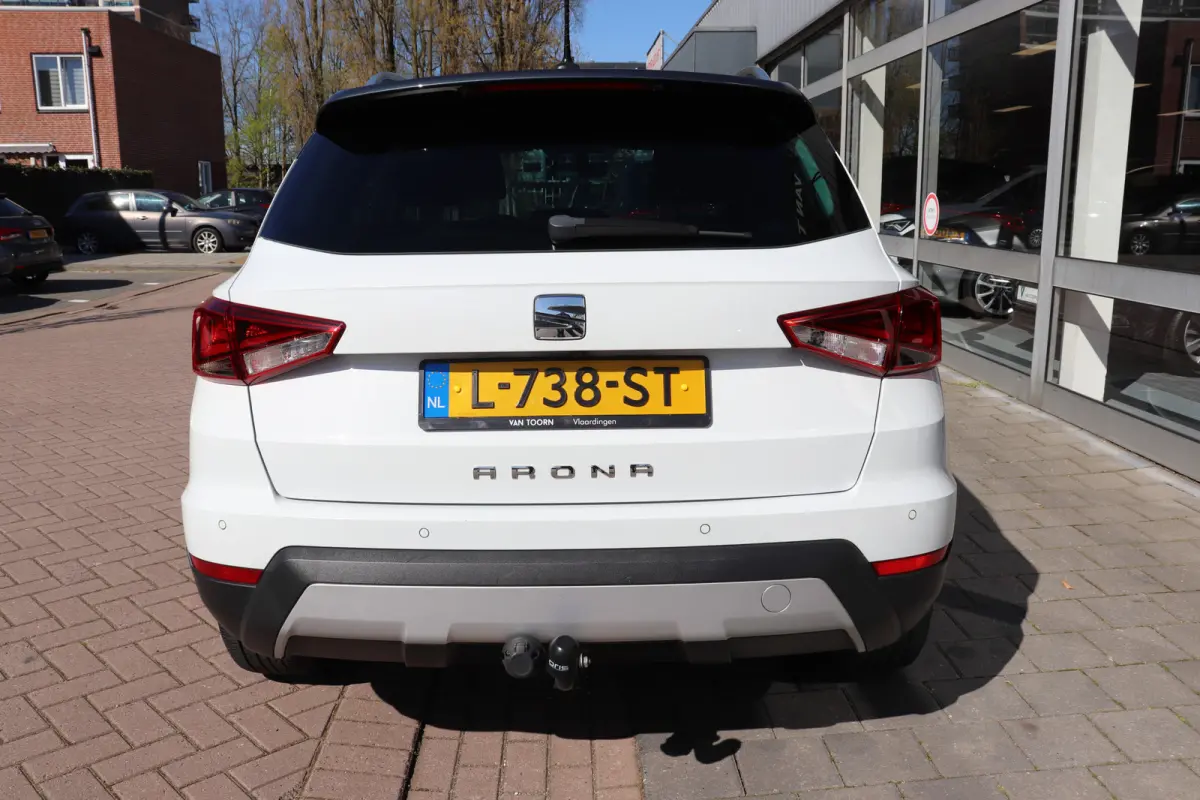 1.0 TSI Xcellence Business Intense Automaat. Navigatie, trekhaak.