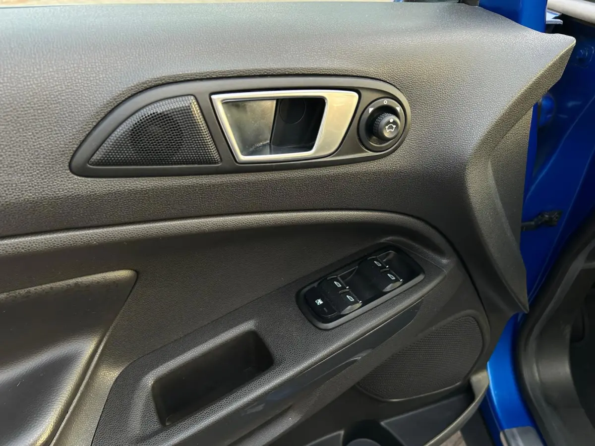 1.0 EcoBoost Titanium