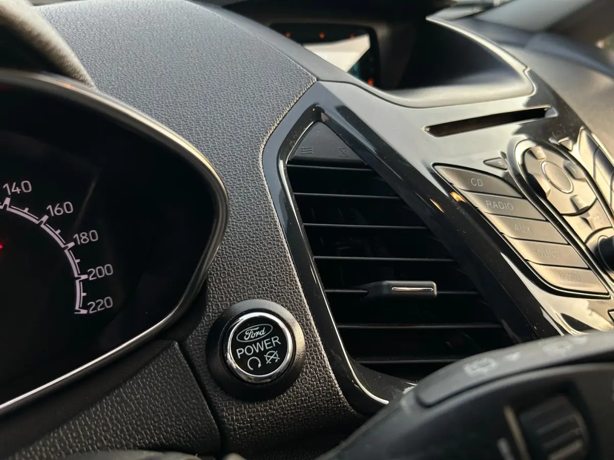 1.0 EcoBoost Titanium