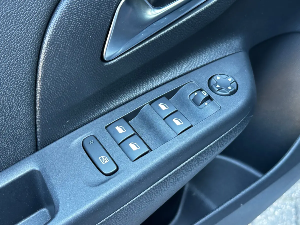 1.2 100 PK GS Line Level 4 | APPLE CARPLAY/ANDROID AUTO| LED KOPLAMPEN| CRUISE CONTROL| DAB| PASSAGIERSTOEL IN HOOGTE VERSTELBAAR|