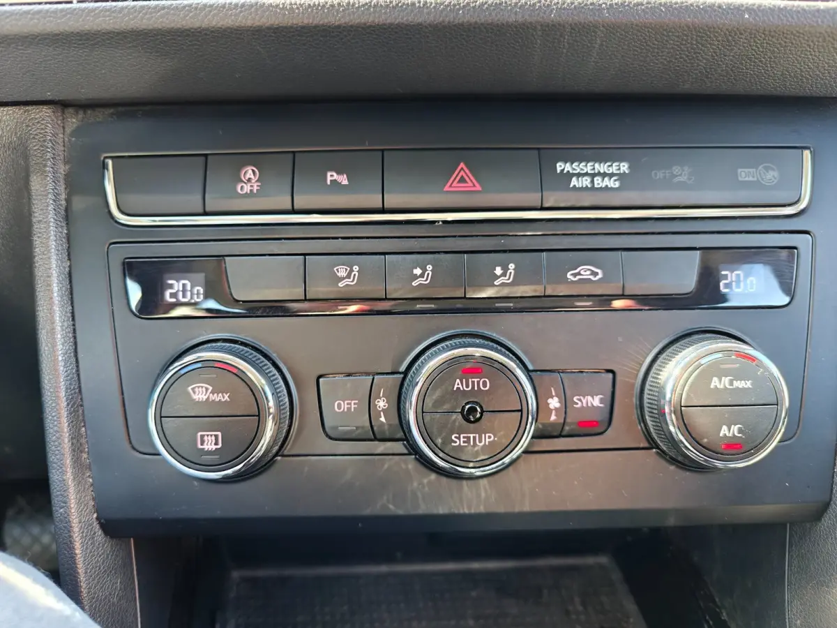 1.0 EcoTSI Style Business Intense | Automaat | Carplay & Android Auto | Cruise control |