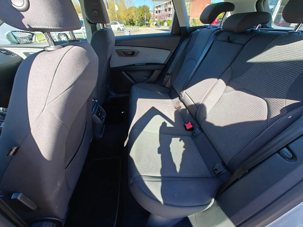 1.0 EcoTSI Style Business Intense | Automaat | Carplay & Android Auto | Cruise control |
