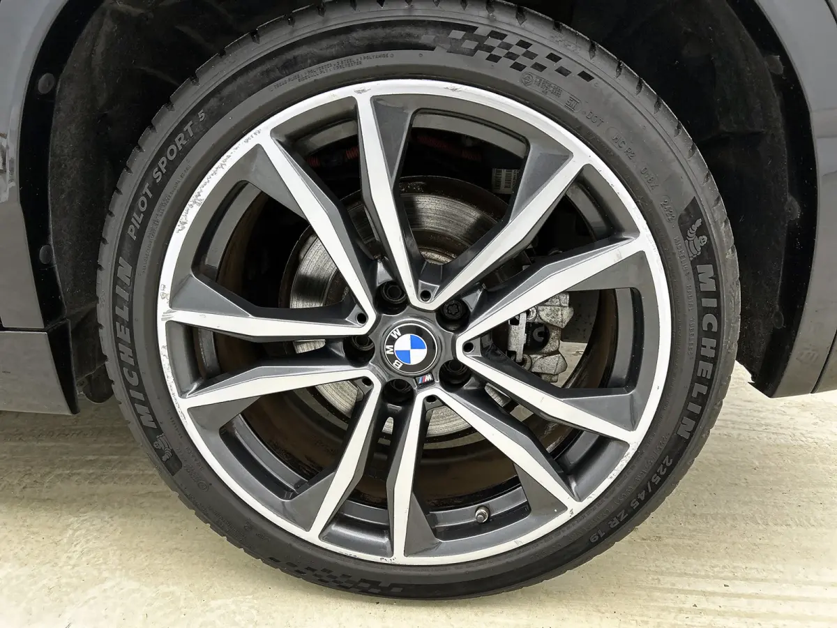 XDrive25e M-sport Business Edition Plus (Dealer OnderH, Panorama, Camera, PDC V+A, Camera, StoelV, Navi Prof, Etc)
