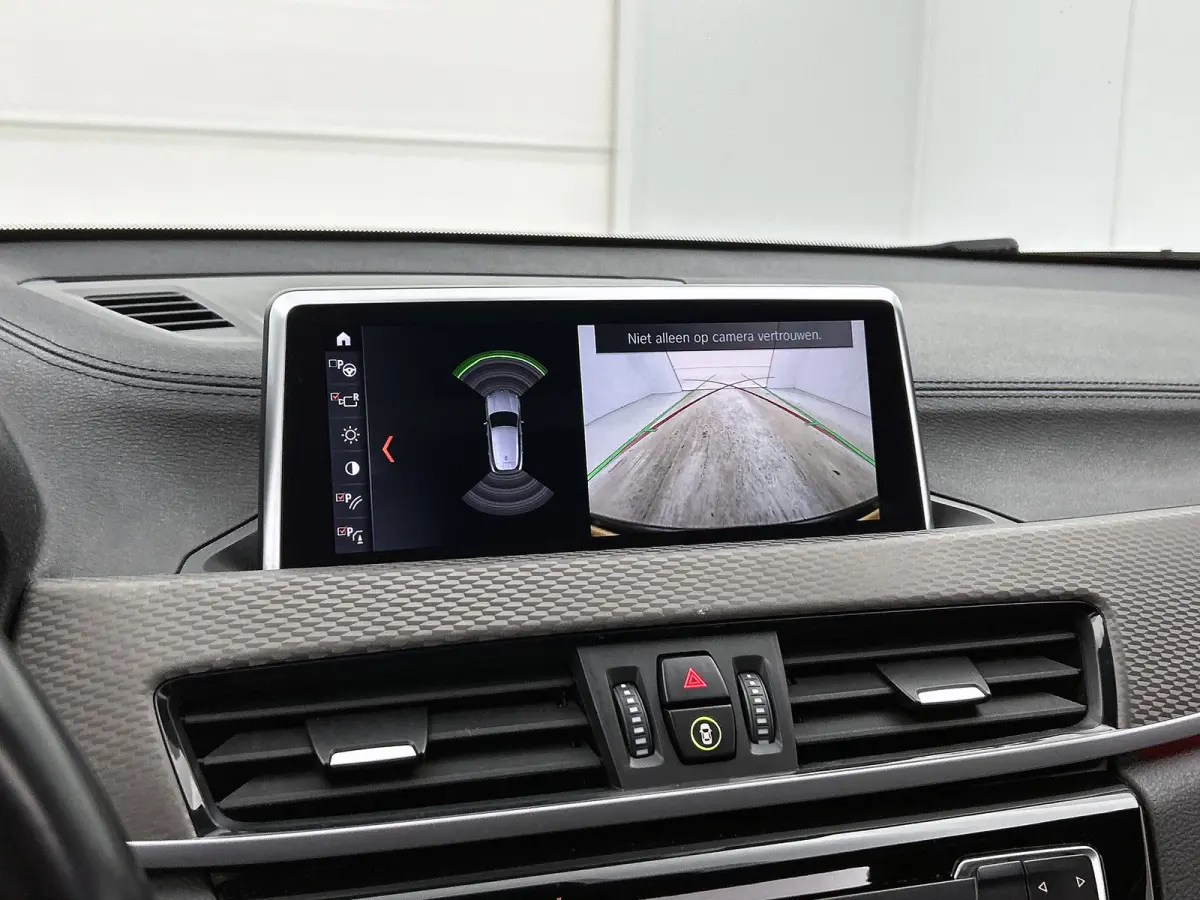 XDrive25e M-sport Business Edition Plus (Dealer OnderH, Panorama, Camera, PDC V+A, Camera, StoelV, Navi Prof, Etc)