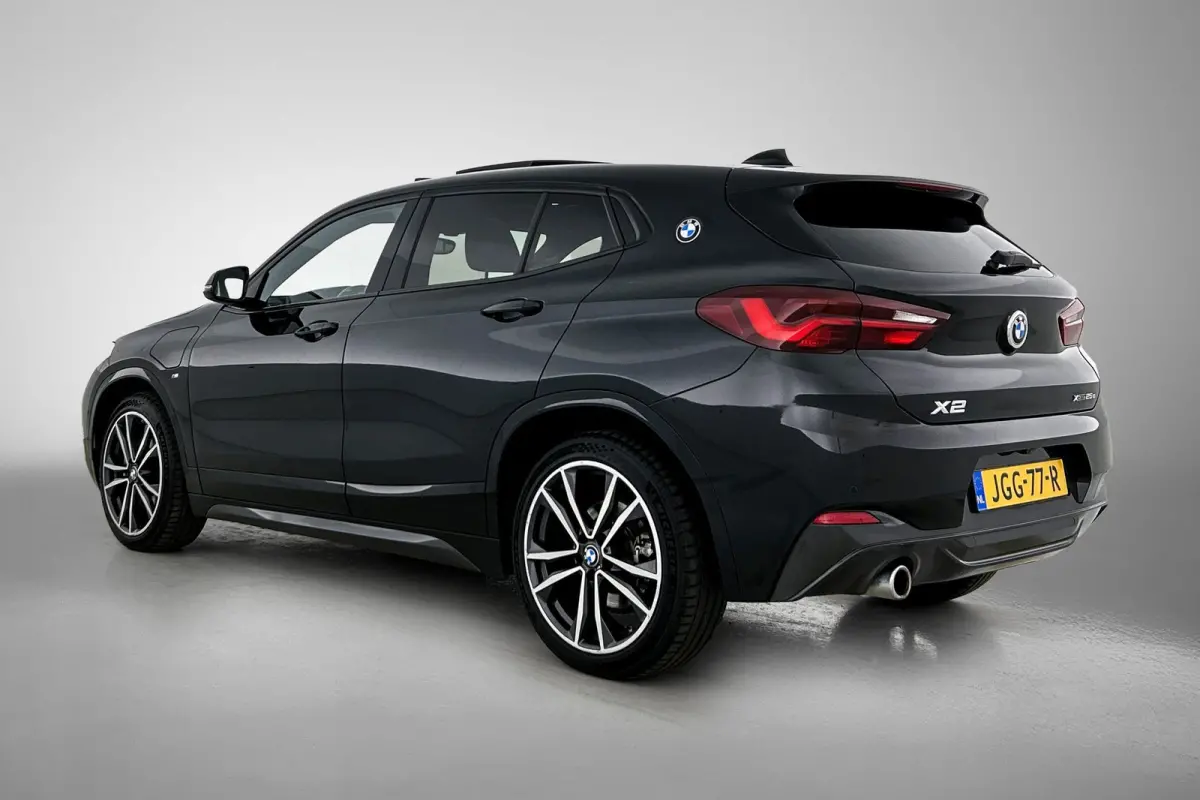 XDrive25e M-sport Business Edition Plus (Dealer OnderH, Panorama, Camera, PDC V+A, Camera, StoelV, Navi Prof, Etc)