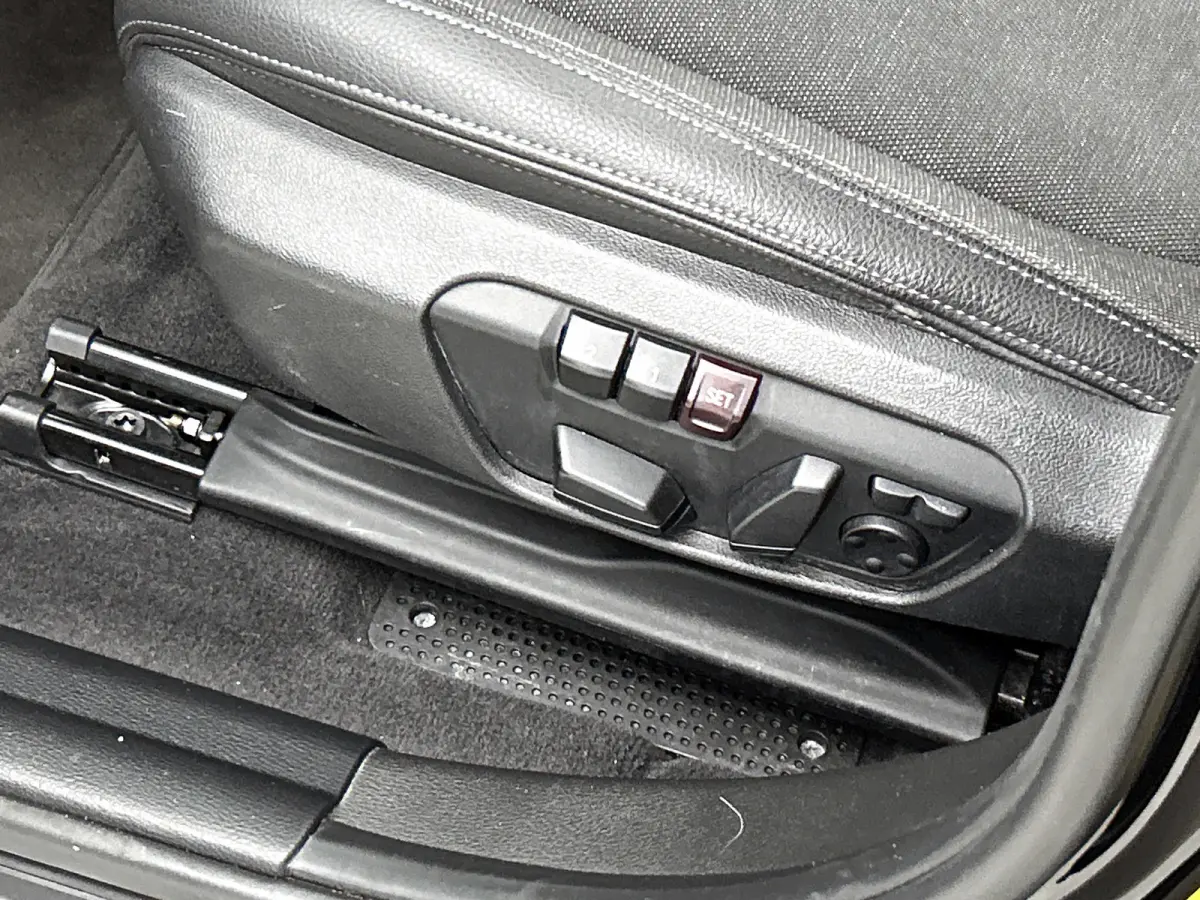 XDrive25e M-sport Business Edition Plus (Dealer OnderH, Panorama, Camera, PDC V+A, Camera, StoelV, Navi Prof, Etc)
