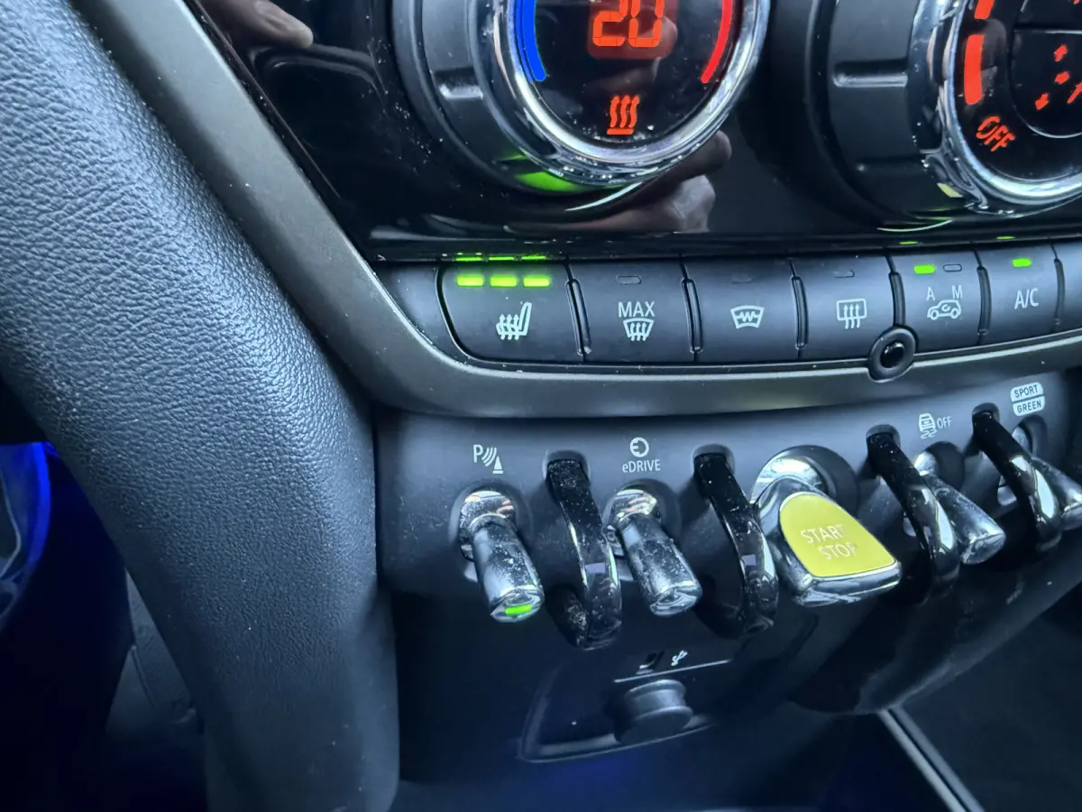 1.5 Cooper SE ALL4 Pano/Camera/Apple/H&K