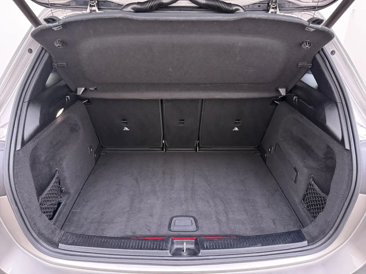 250e AMG // SoH 92,3% // Trekhaak // Carplay // Camera // Sfeerverlichting // Nightpakket // LED koplampen