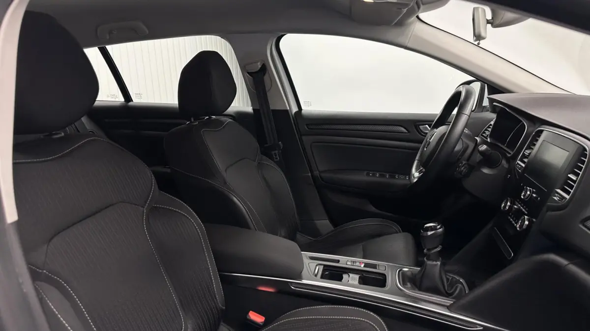 1.3 TCe Zen TREKHAAK CARPLAY NAVI CRUISE.