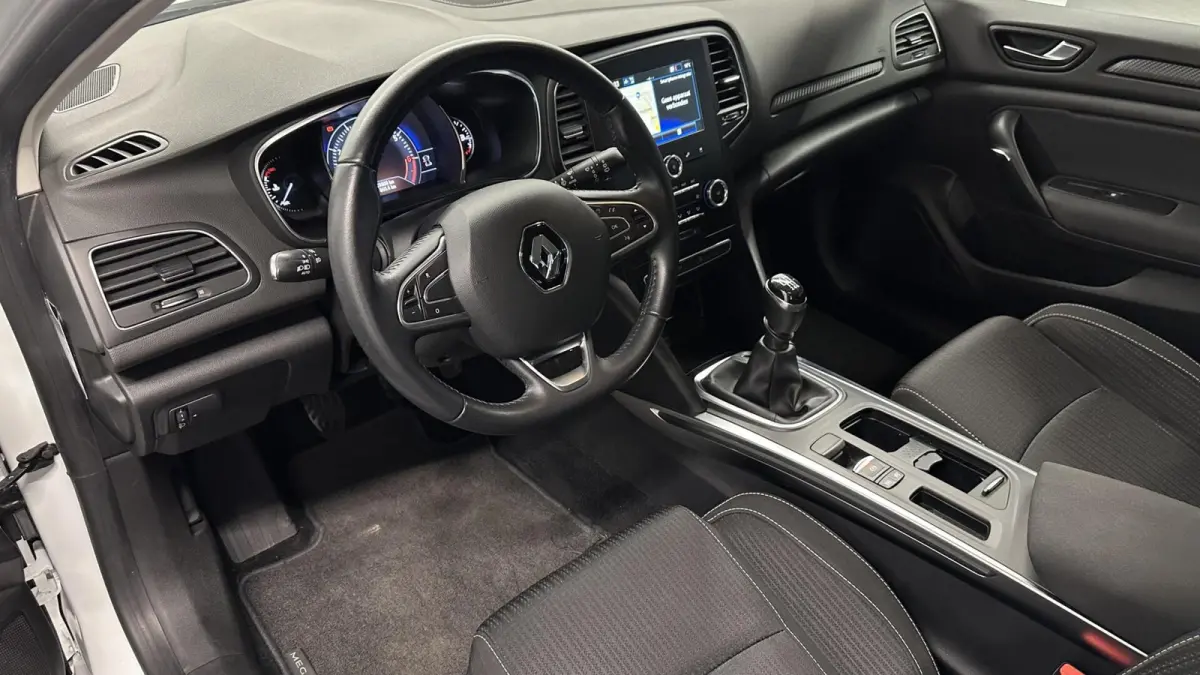 1.3 TCe Zen TREKHAAK CARPLAY NAVI CRUISE.