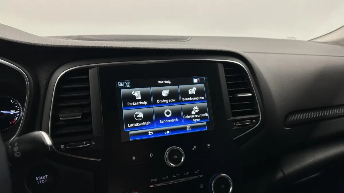 1.3 TCe Zen TREKHAAK CARPLAY NAVI CRUISE.