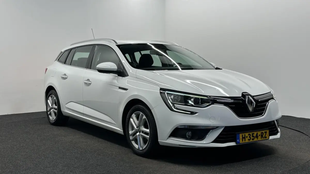 1.3 TCe Zen TREKHAAK CARPLAY NAVI CRUISE.