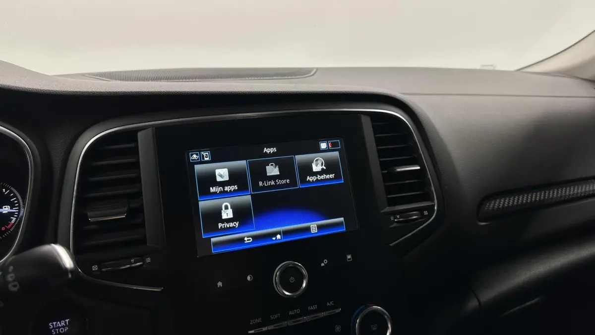 1.3 TCe Zen TREKHAAK CARPLAY NAVI CRUISE.