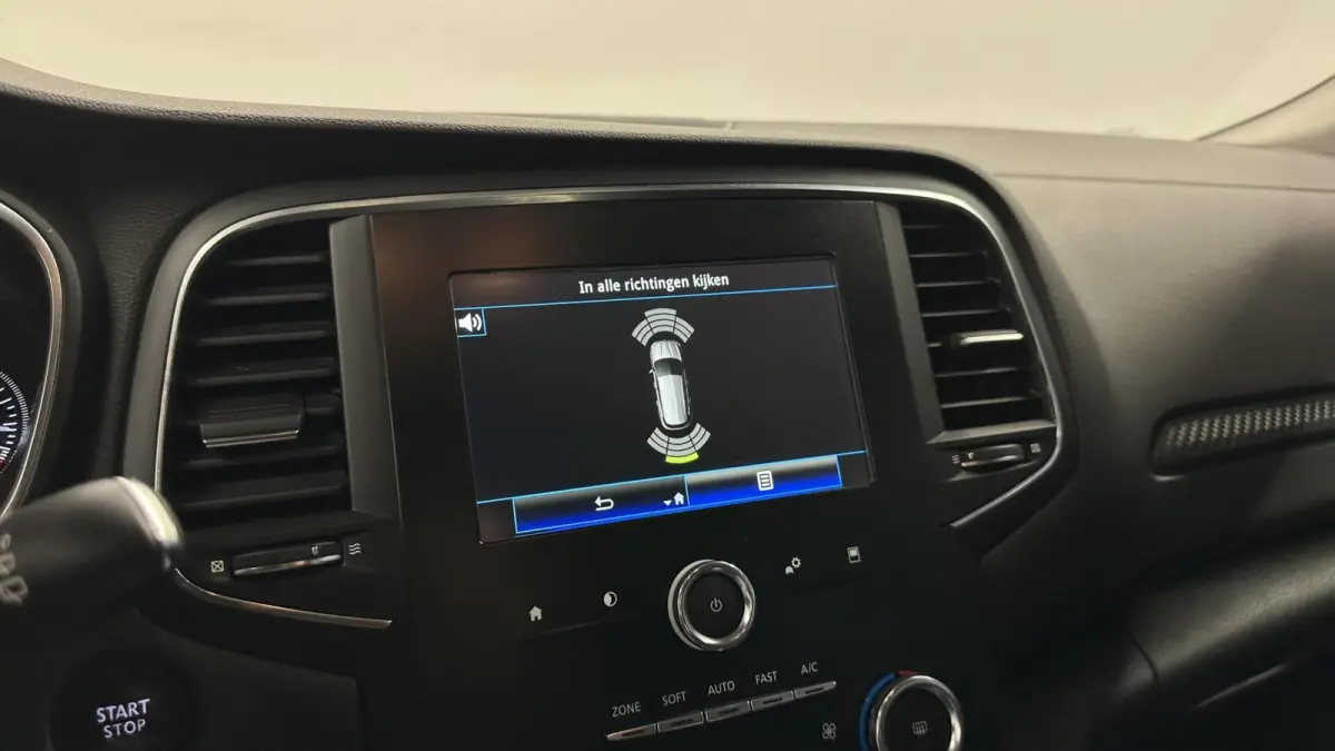 1.3 TCe Zen TREKHAAK CARPLAY NAVI CRUISE.