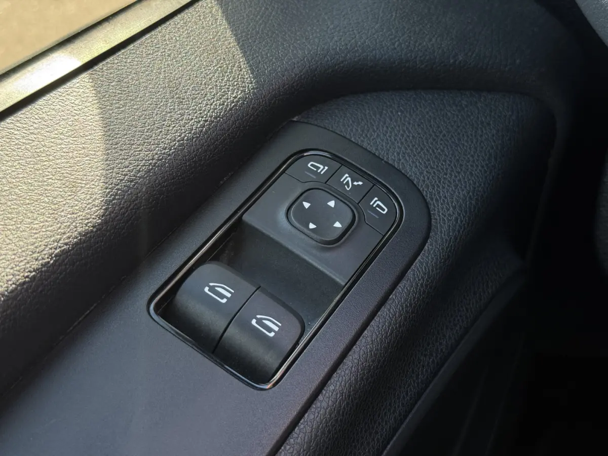 315 1.9 CDI L3H2 RWD | NL-auto | Navi | Carplay | Camera | Dodehoek ass. | Cruisec.
