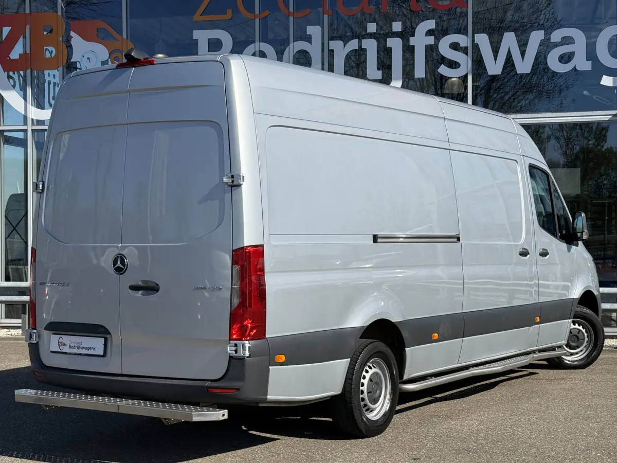 315 1.9 CDI L3H2 RWD | NL-auto | Navi | Carplay | Camera | Dodehoek ass. | Cruisec.