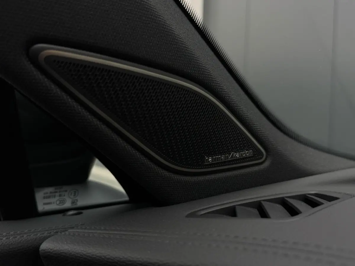 1.5 eHybrid R-line E FULL PANO LEDER MM SEATS 360 CAM