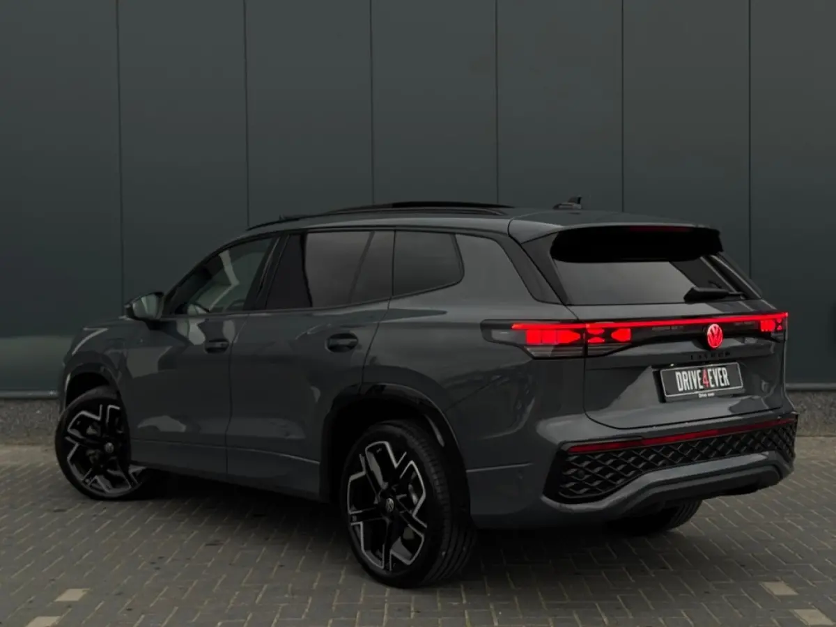 1.5 eHybrid R-line E FULL PANO LEDER MM SEATS 360 CAM