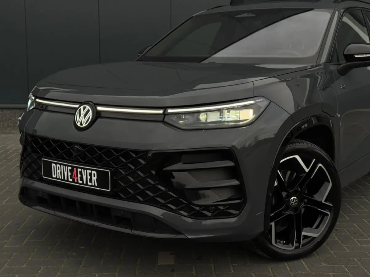 1.5 eHybrid R-line E FULL PANO LEDER MM SEATS 360 CAM
