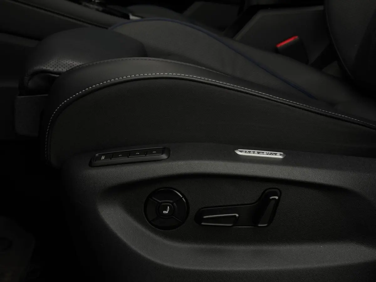 1.5 eHybrid R-line E FULL PANO LEDER MM SEATS 360 CAM