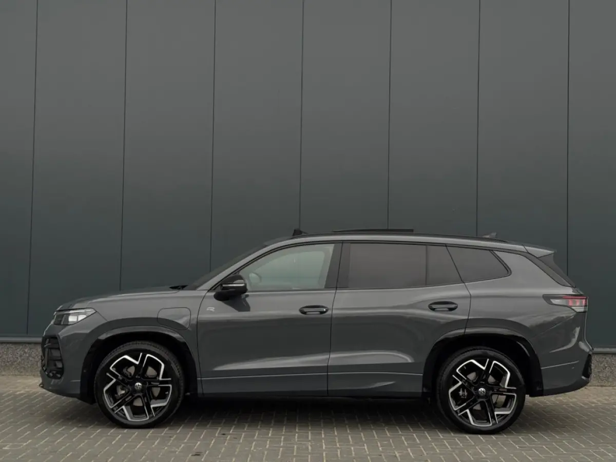 1.5 eHybrid R-line E FULL PANO LEDER MM SEATS 360 CAM