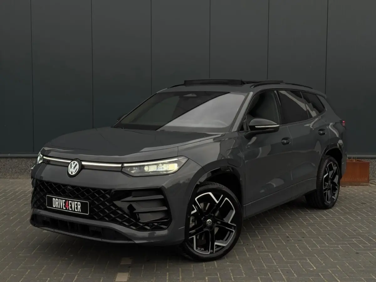1.5 eHybrid R-line E FULL PANO LEDER MM SEATS 360 CAM