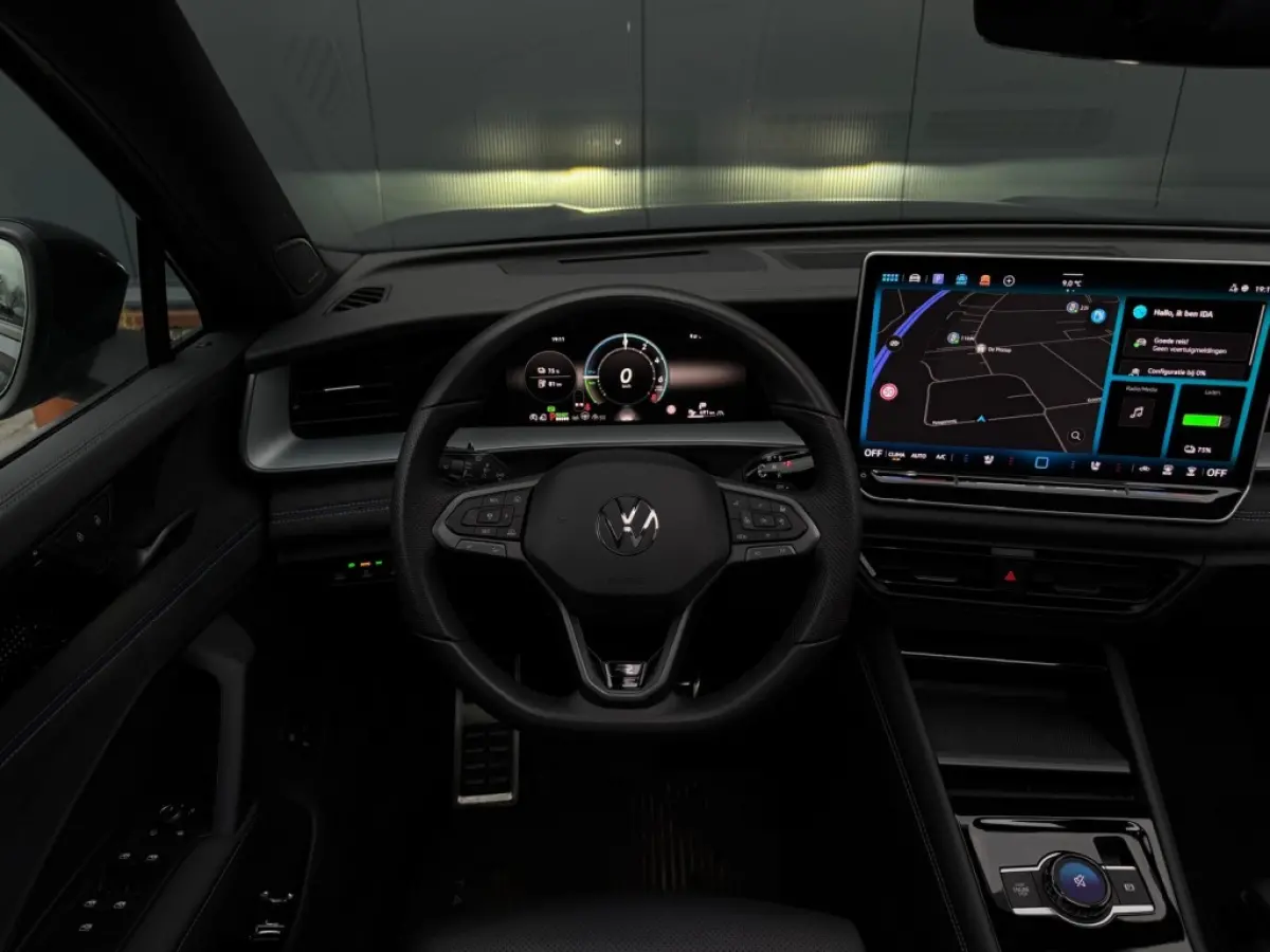 1.5 eHybrid R-line E FULL PANO LEDER MM SEATS 360 CAM