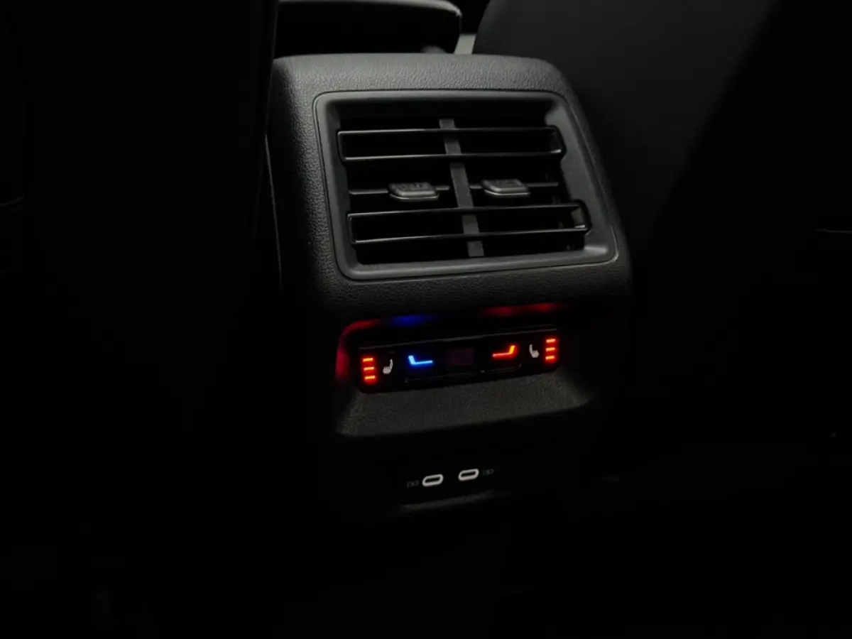 1.5 eHybrid R-line E FULL PANO LEDER MM SEATS 360 CAM