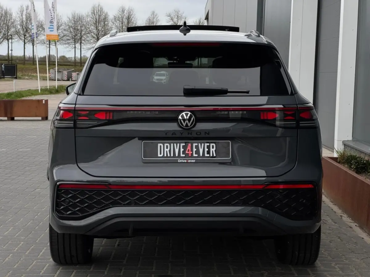 1.5 eHybrid R-line E FULL PANO LEDER MM SEATS 360 CAM