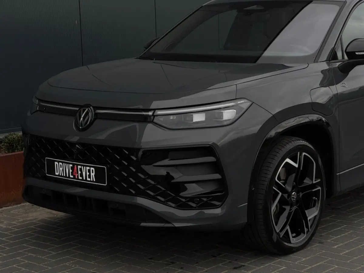 1.5 eHybrid R-line E FULL PANO LEDER MM SEATS 360 CAM