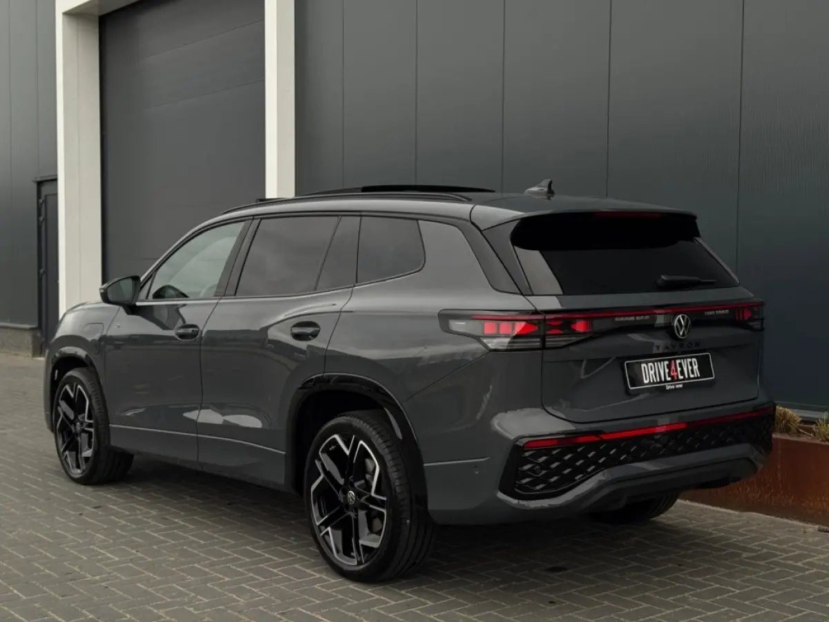 1.5 eHybrid R-line E FULL PANO LEDER MM SEATS 360 CAM