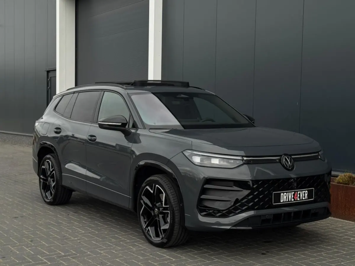 1.5 eHybrid R-line E FULL PANO LEDER MM SEATS 360 CAM