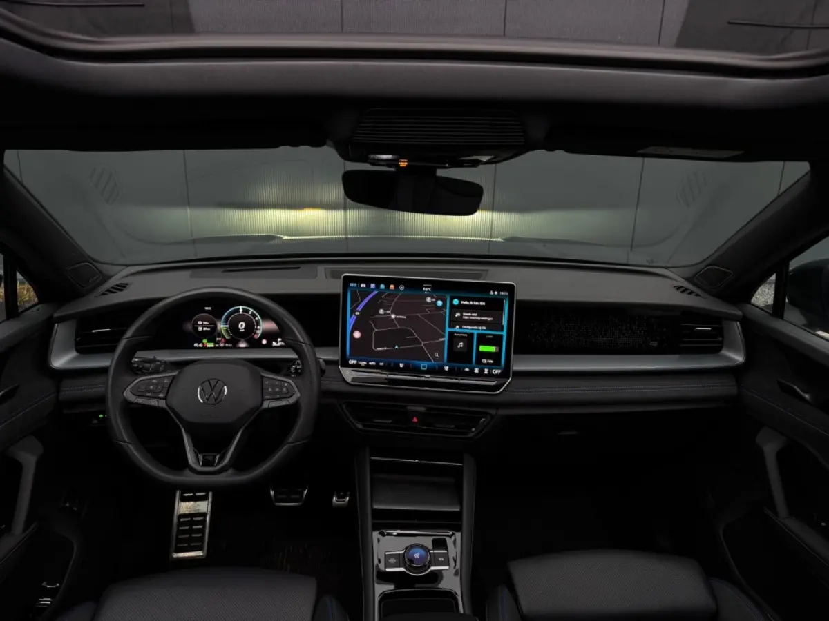 1.5 eHybrid R-line E FULL PANO LEDER MM SEATS 360 CAM
