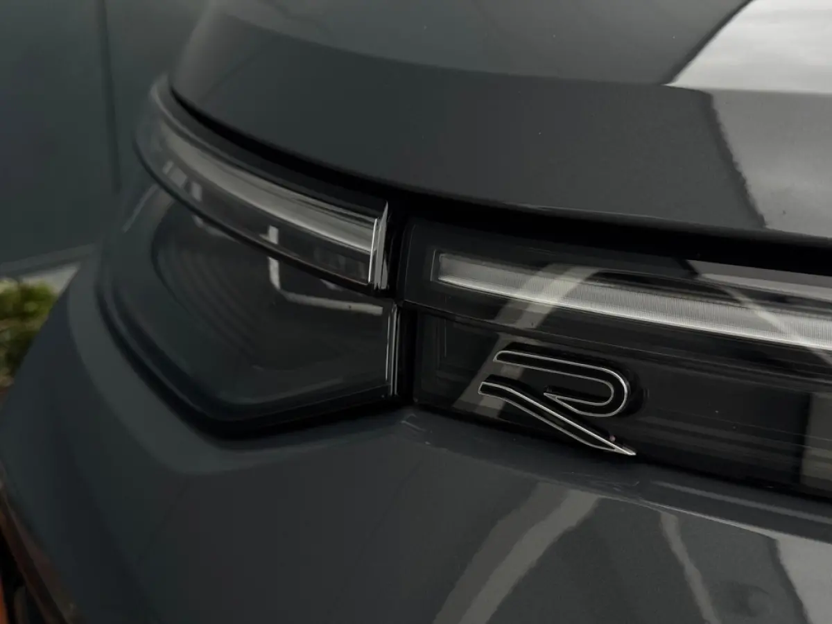 1.5 eHybrid R-line E FULL PANO LEDER MM SEATS 360 CAM