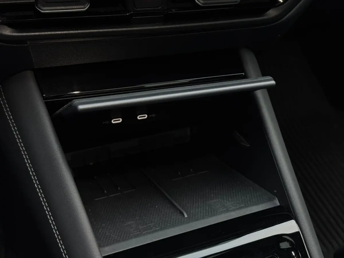 1.5 eHybrid R-line E FULL PANO LEDER MM SEATS 360 CAM