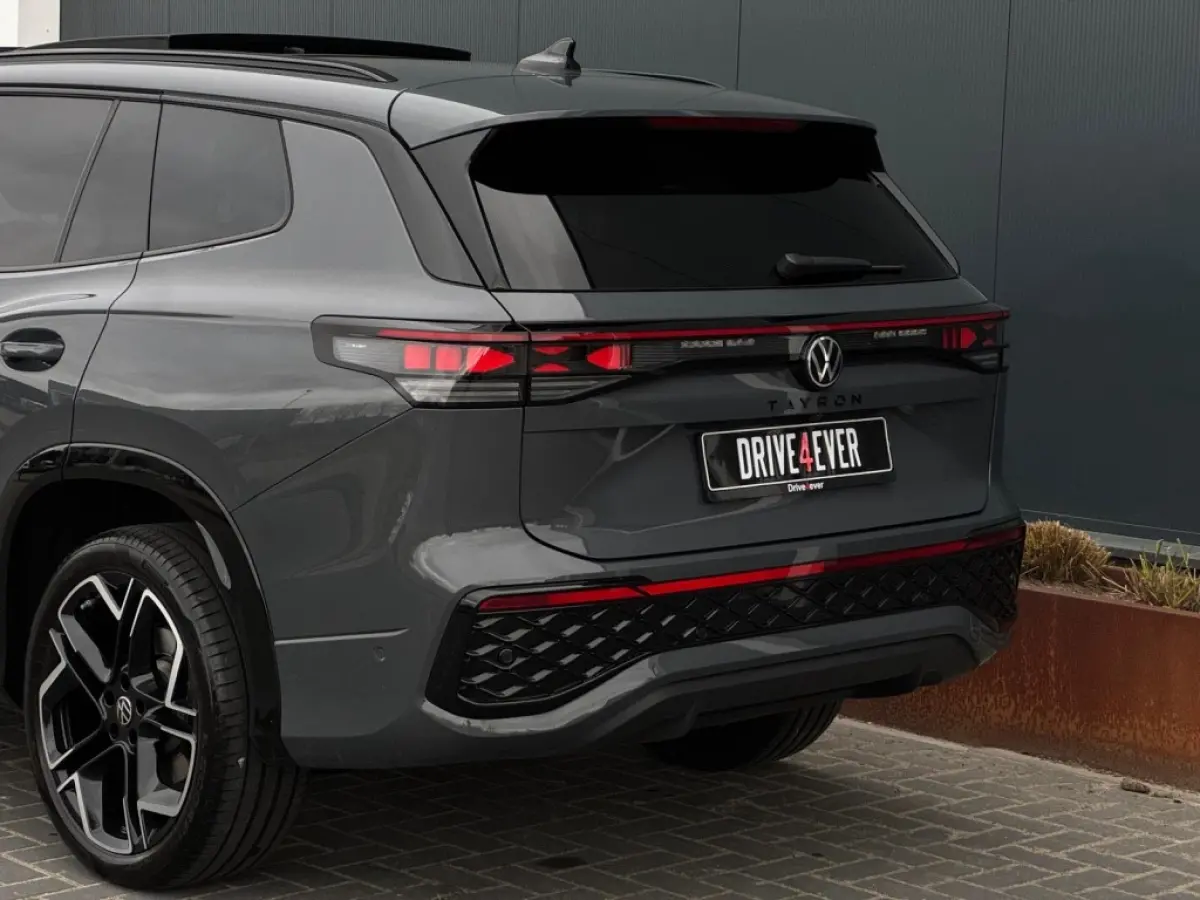 1.5 eHybrid R-line E FULL PANO LEDER MM SEATS 360 CAM